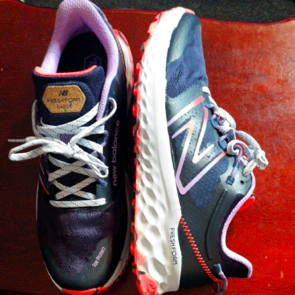 New Balance WTGAROLE 05/2023 Women's Fresh Foam Navy, Pink And Purple